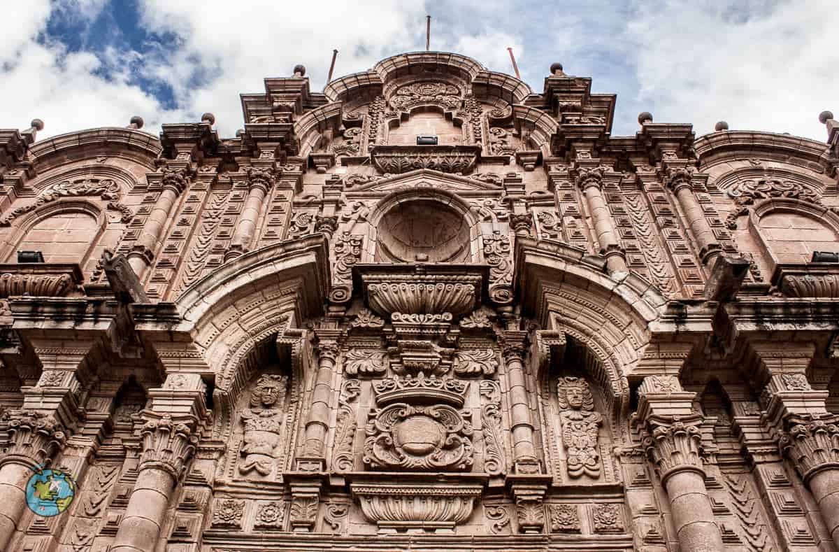 arquitetura de uma igreja em cusco