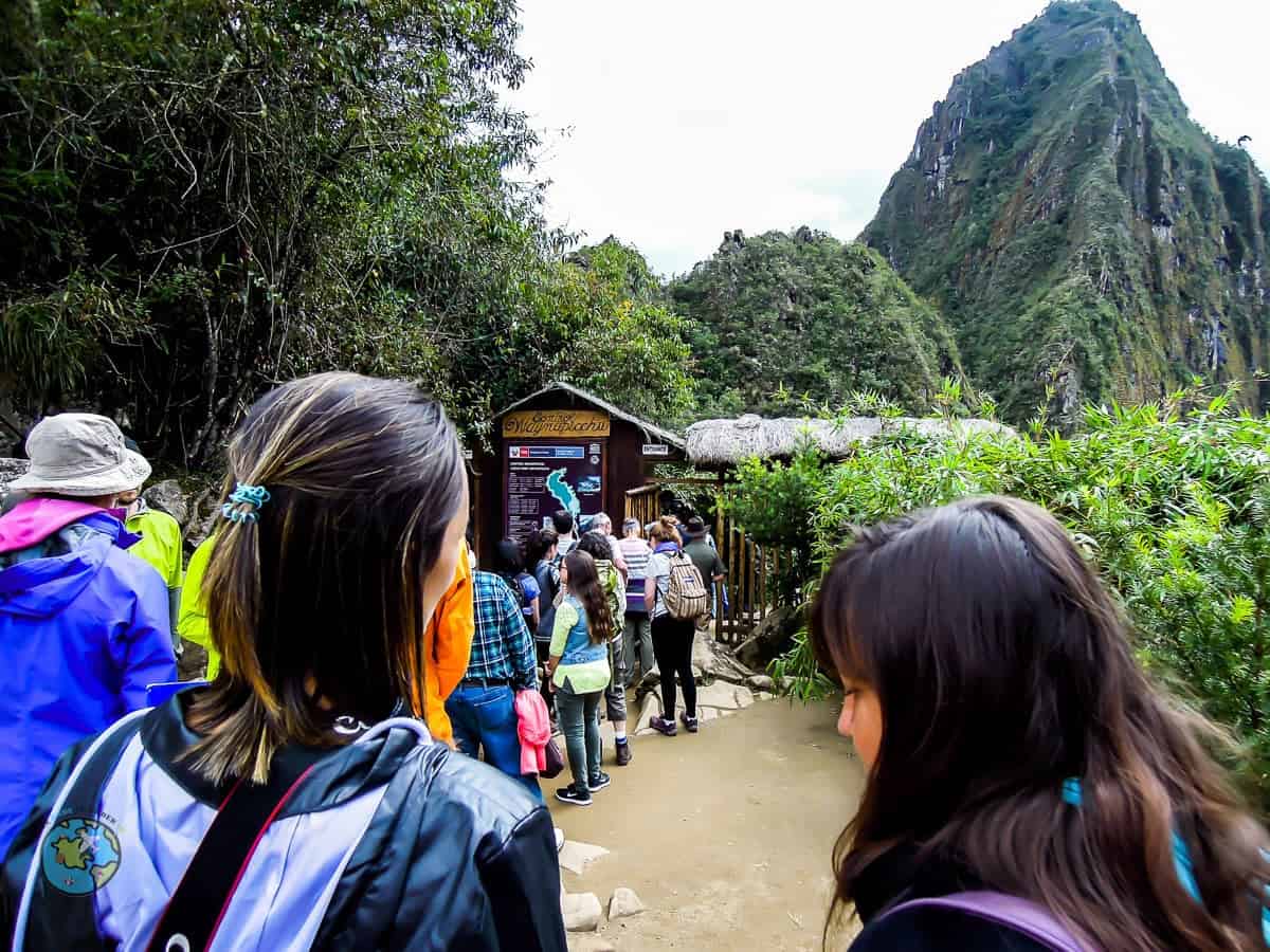 fila entrada para Huayna Picchu.