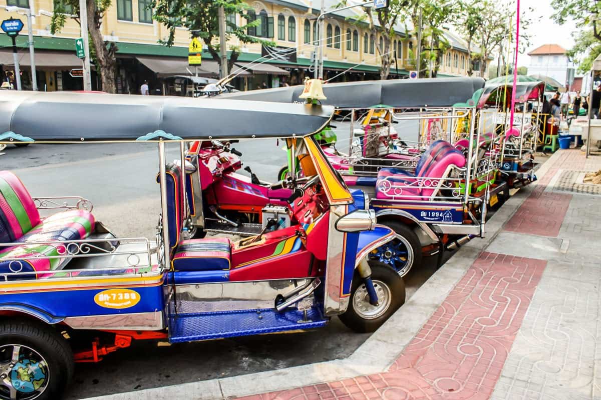 Tuk Tuks em bangkok na tailândia transporte