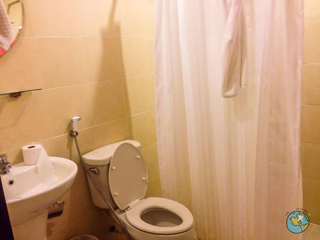 banheiro do hotel em onde ficar em koh panghan