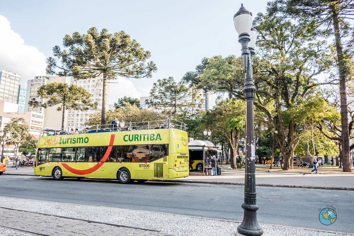 ônibus de turismo de Curitiba.