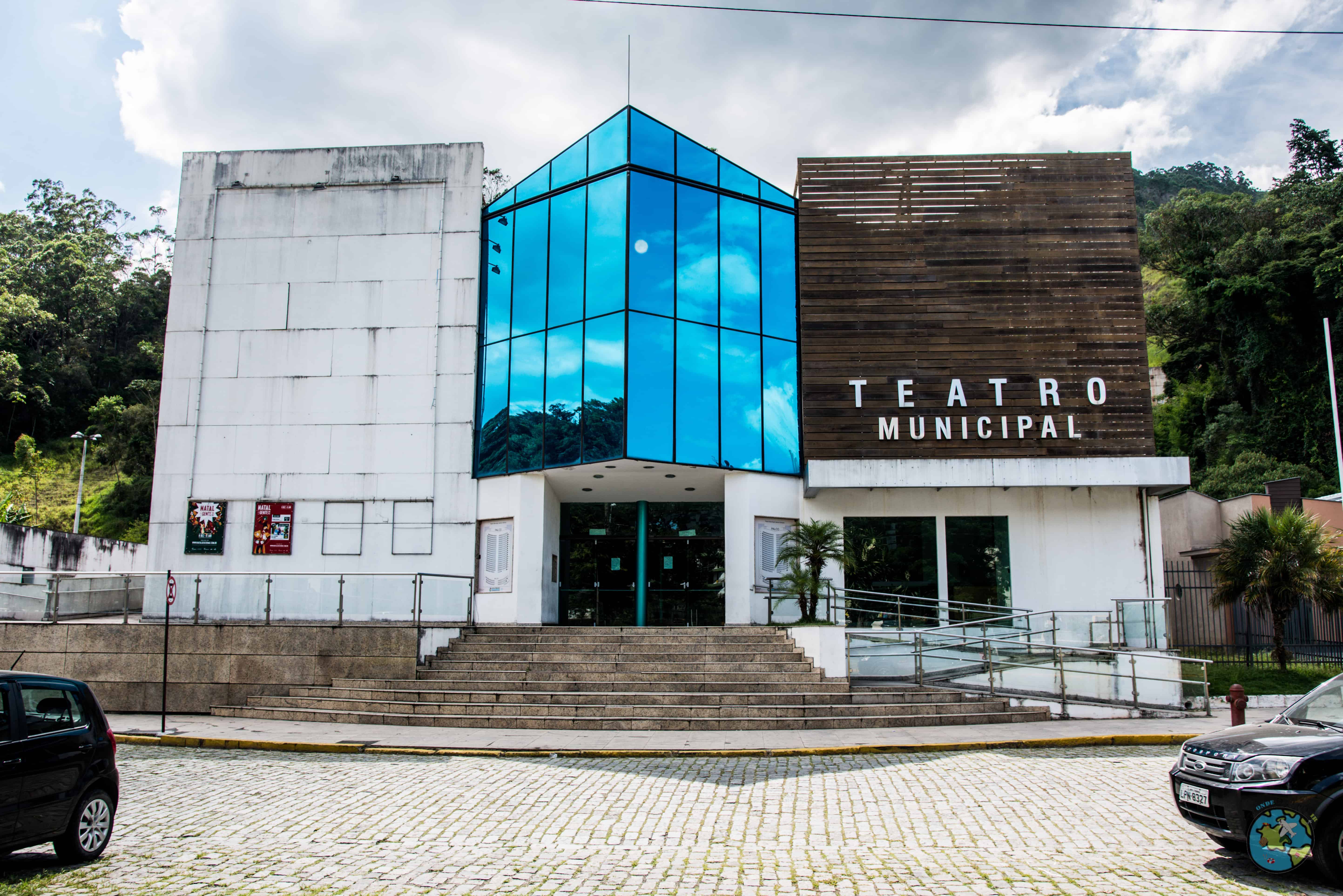 Praça do Suspiro,  Teatro Municipal  O que fazer em Nova Friburgo.