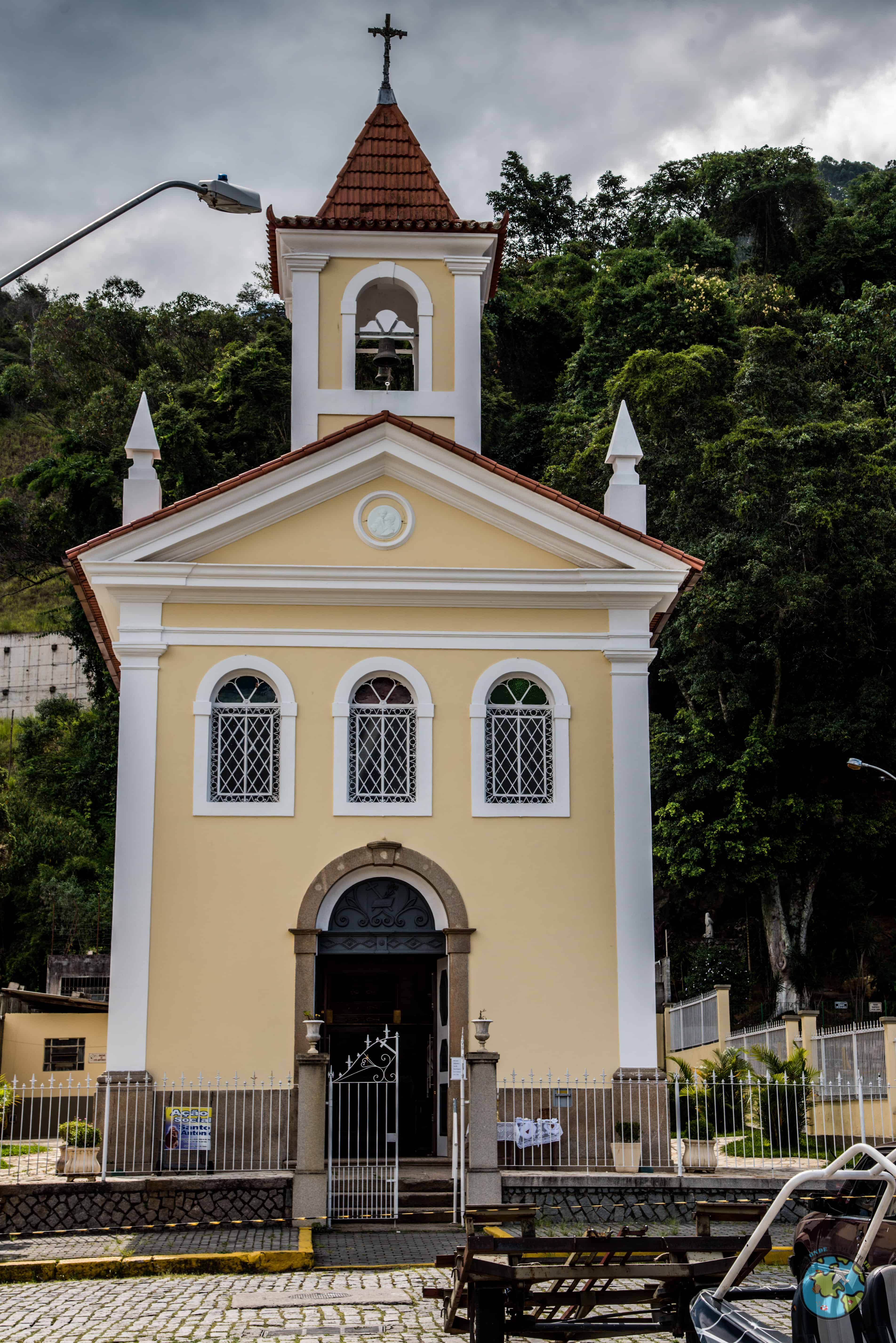 Praça do Suspiro,  Igreja de Santo Antônio, O que fazer em Nova Friburgo.