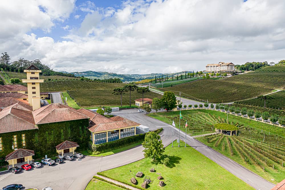 Como chegar até Praça Padre Rui Lorenzi em Bento Gonçalves de Ônibus ou  Trem?